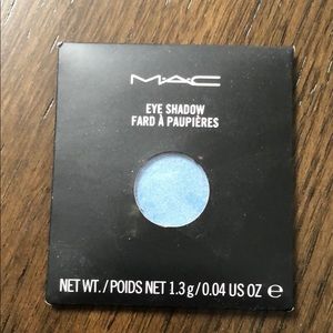 Mac eyeshadow Moon’s reflection